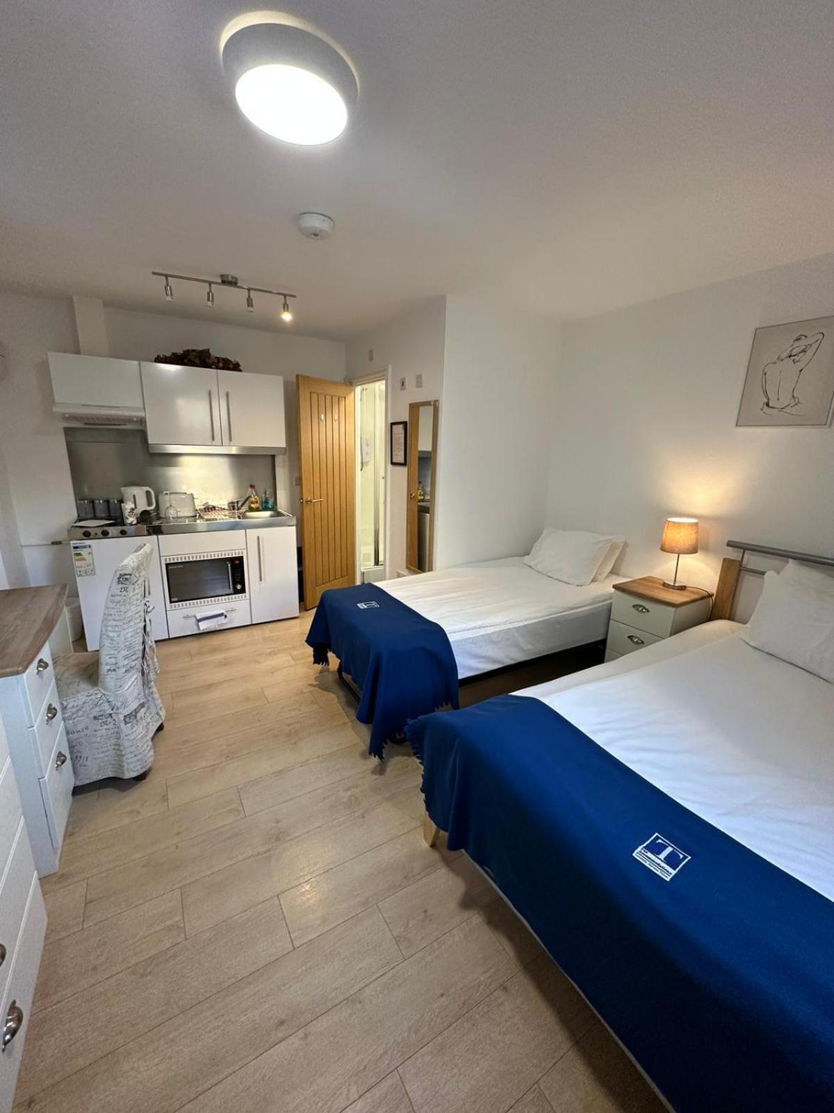 The Tas Suites - Tas Accommodations CBG Екстериор снимка